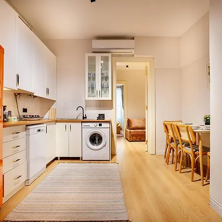 A Modernized In The Historic Area Of