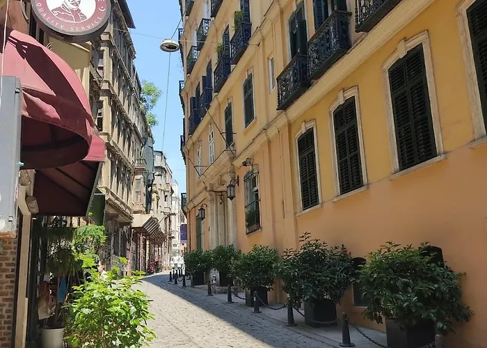 A Modernized In The Historic Area Of