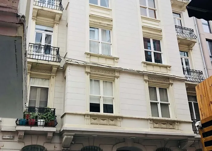 A Modernized In The Historic Area Of Daire