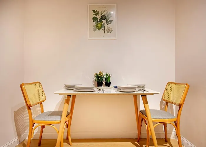 A Modernized In The Historic Area Of Daire İstanbul